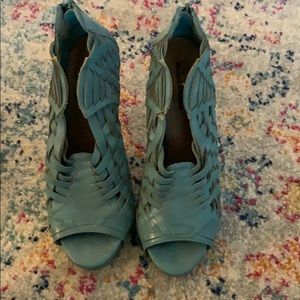 Michael Antonio Matteo woven pump turquoise